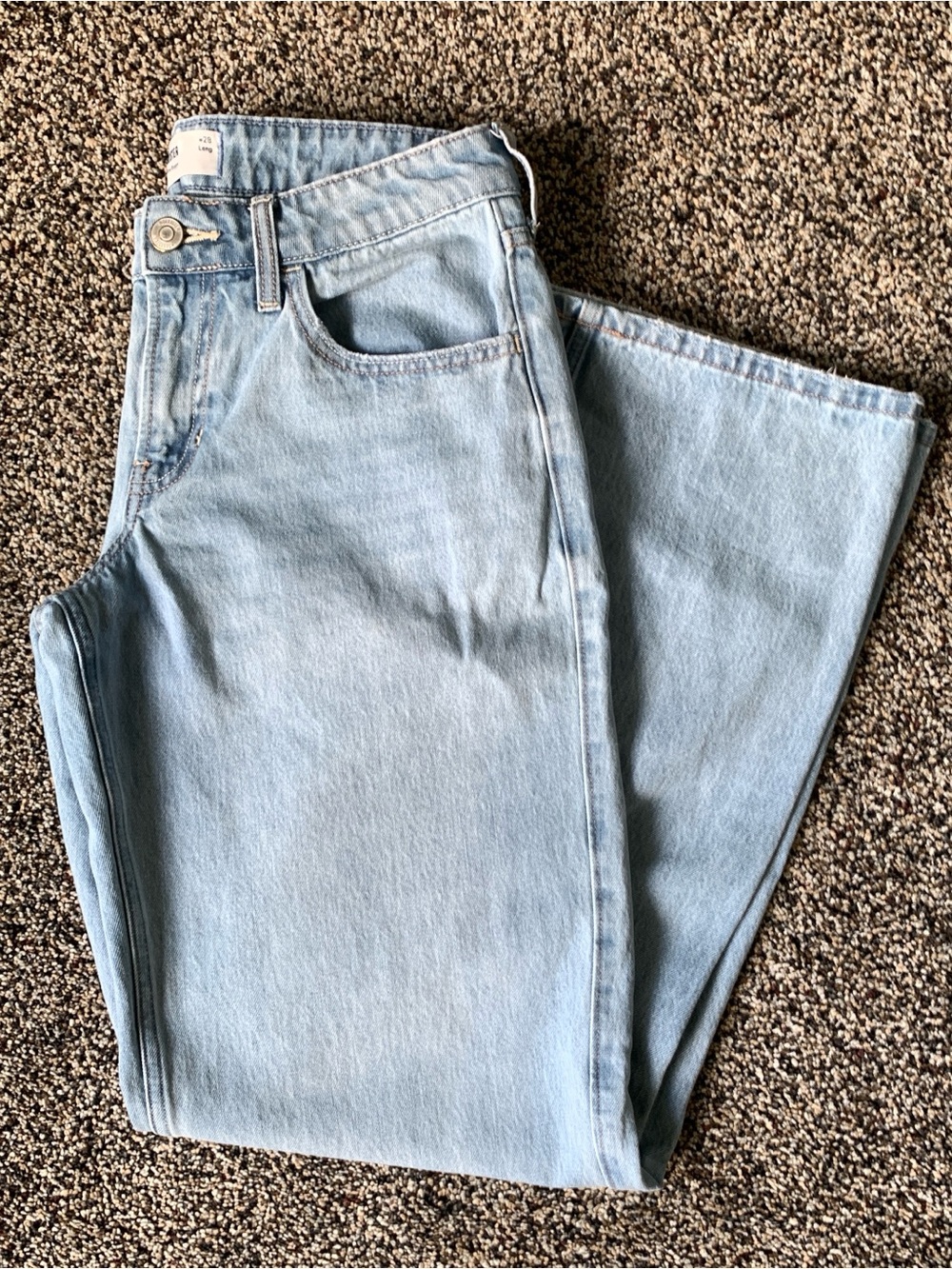 Hollister Women’s Low-Rise Baggy Jeans, Width 28L, 6L, light wash